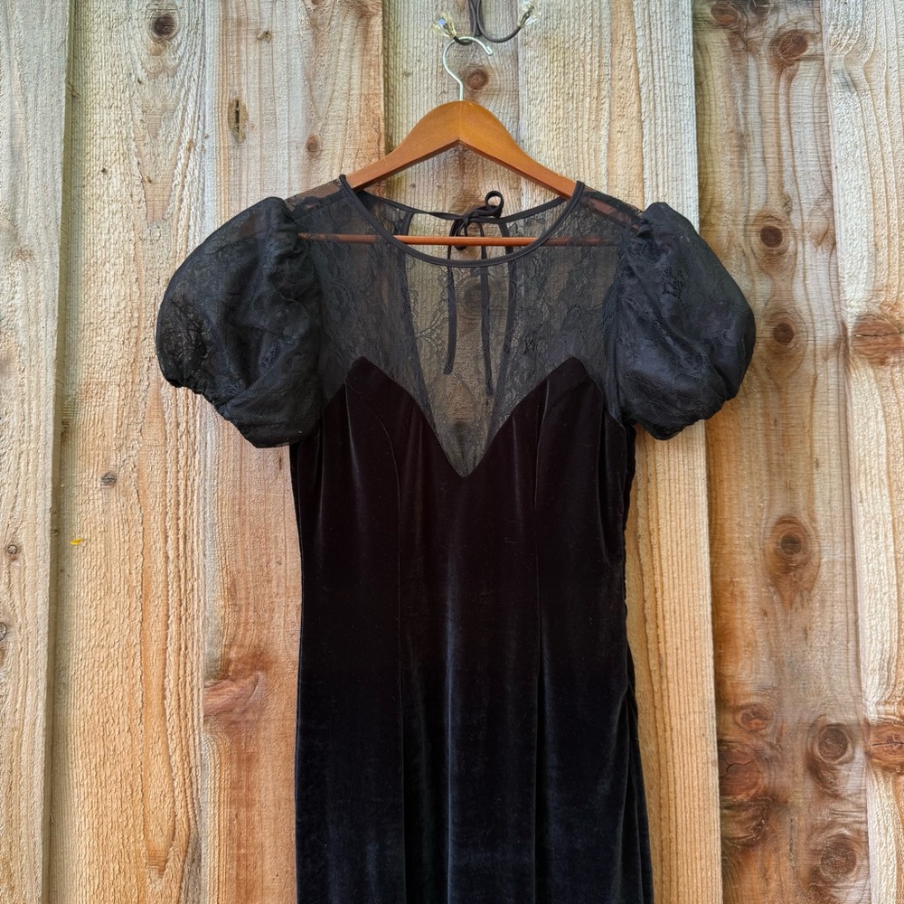 SOLD - Black Velvet Lace Puff Sleeve Bustier Low-Back Maxi Dress 🌿2 - Picture 7 of 10